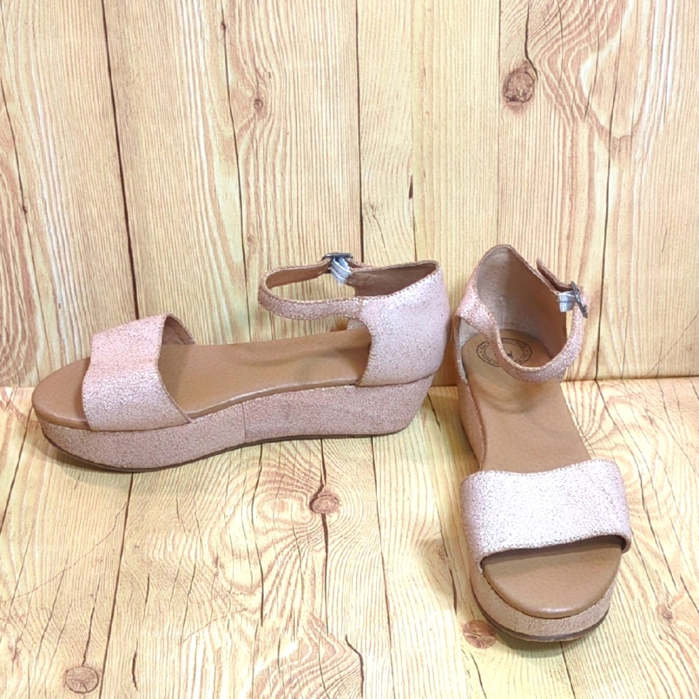 Gee' WaWa Sandal